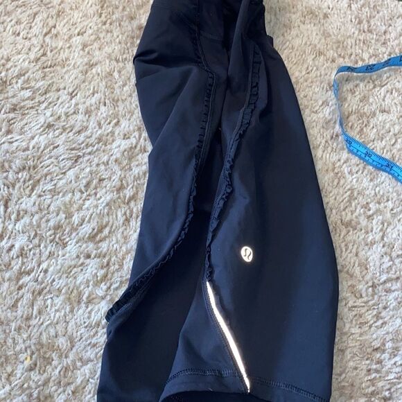 Lululemon Athletica Capris with Fringe (Size 6) - Picture 9 of 9